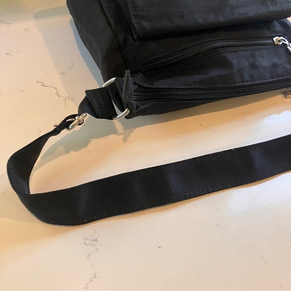 Baggallini Black Shoulder Messenger Bag Pockets Silver Nylon Travel Purse - Picture 8 of 16